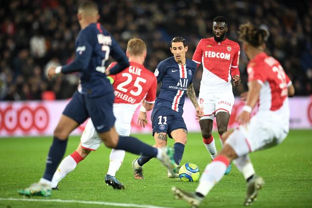 拜仁“小王子”卡尔的巨星之路 偶像梅西但不想和谁比较（拜仁“小王子”卡尔迈向巨星：偶像是梅西，但不与任何人比较）