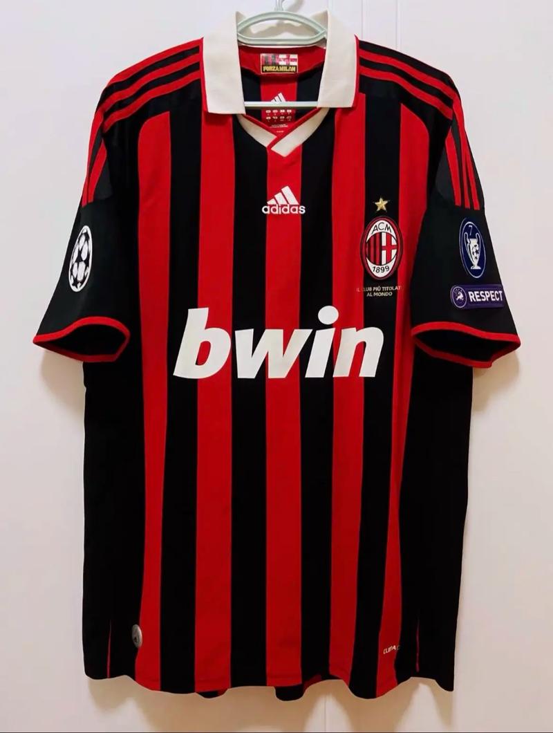 记者：德国足协内部有让诺伊尔回归的声音，需要纳帅主动出面（记者称德足协有人推动诺伊尔回归，需纳帅亲自出面）