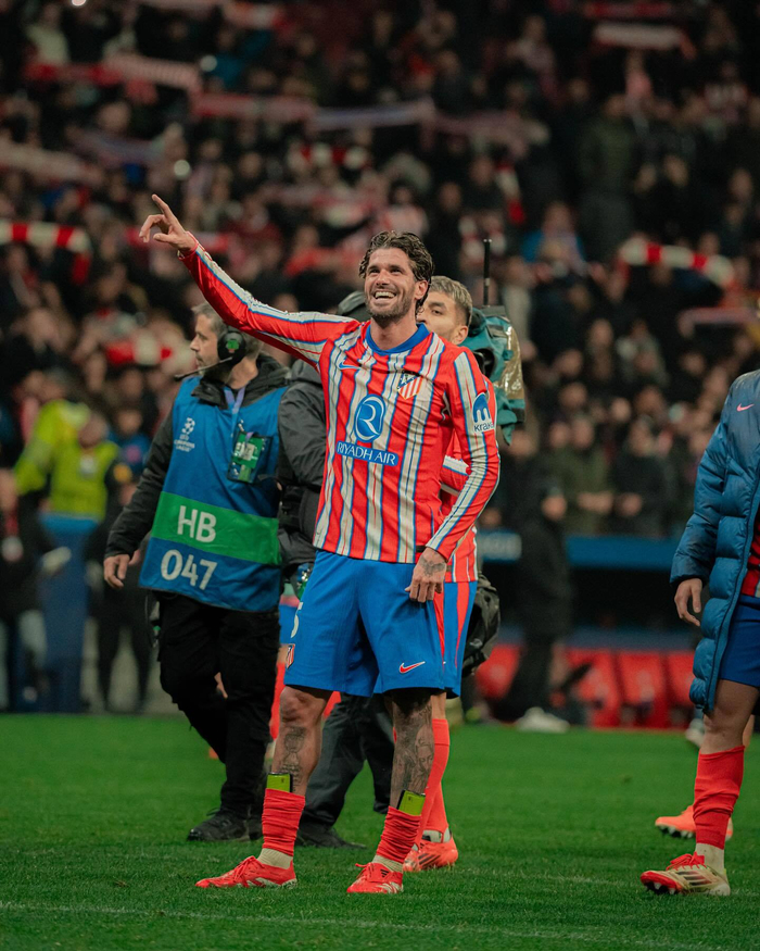 队报法国海外球员欧冠之夜：射手盛宴（队报：法国旅外球员欧冠之夜上演进球狂欢）