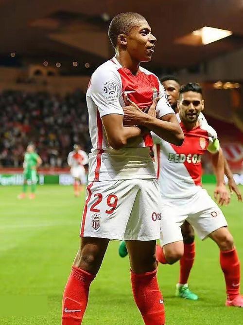 半场战报：巴塞尔1-1阿斯顿维拉，达尼柳克，盖桑破门（上半场战报：巴塞尔1-1阿斯顿维拉，达尼柳克与盖桑各有斩获）