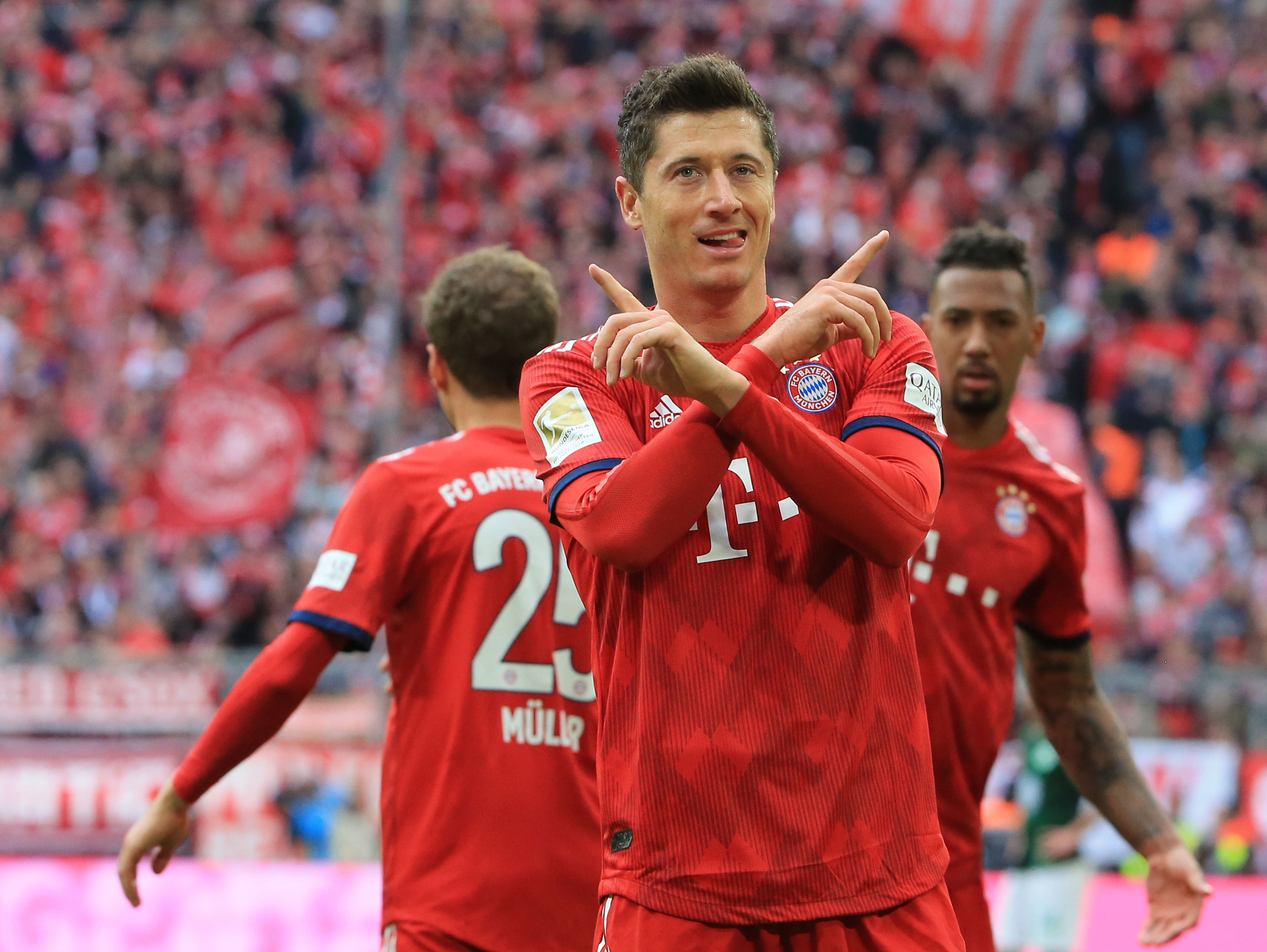 常规操作！亚历山大单节怒砍16分，三节已有33分入账（又见日常表演！亚历山大单节轰下16分，三节已拿到33分）