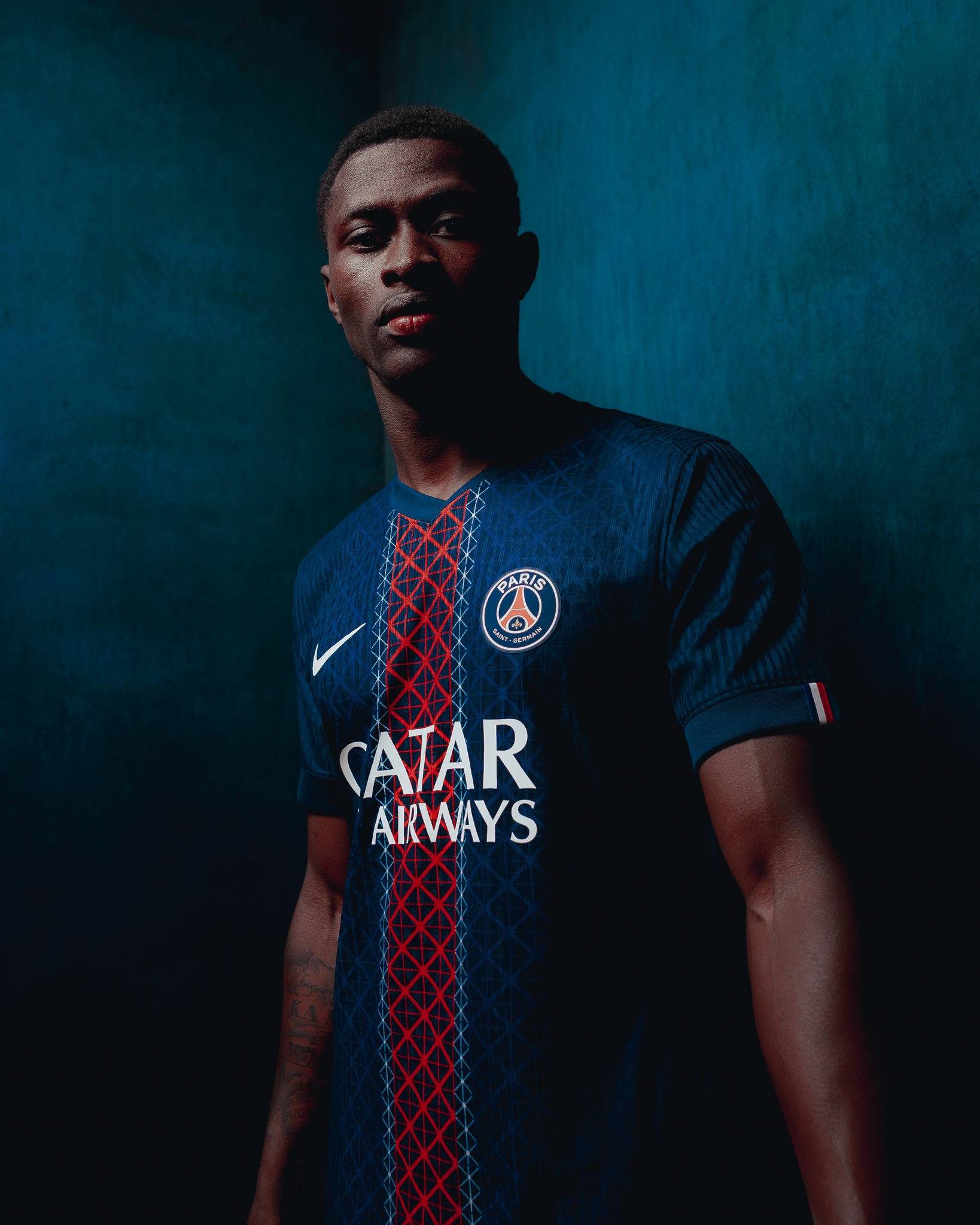 今晚能否取胜？曼联近4次与水晶宫交手未尝胜绩（曼联近四战水晶宫不胜，今晚能否打破尴尬？）