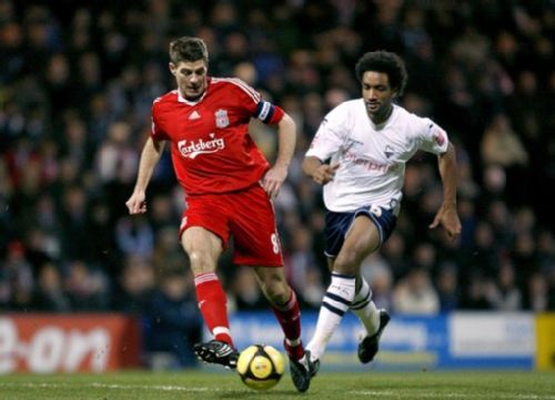 定位球魔术师：法国人乔弗尔如何在阿森纳打造自己的标志形象（法国人乔弗尔如何在阿森纳塑造定位球招牌风格）