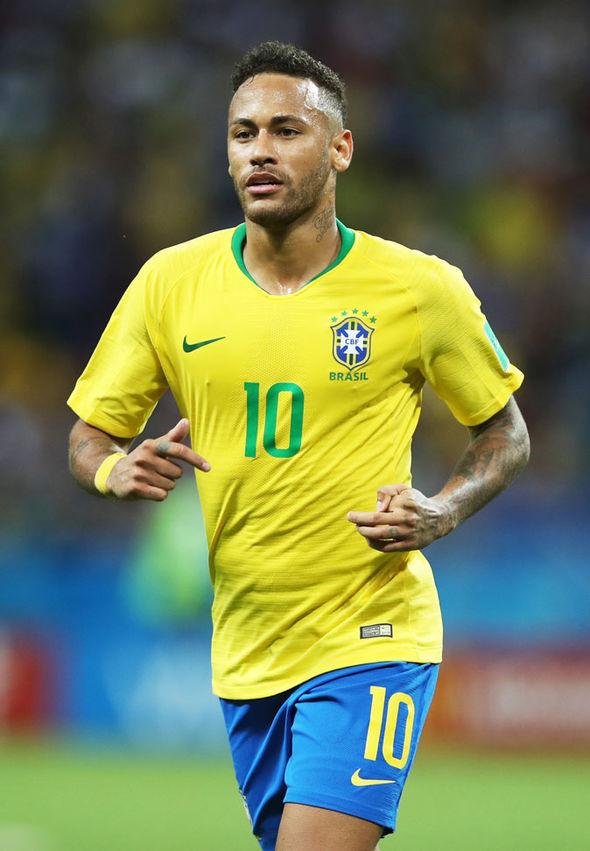 恩里克：裁判只给卡马拉黄牌？只能说舍瓦利耶很幸运没受大伤（恩里克质疑仅罚卡马拉黄牌：舍瓦利耶幸运未受重伤）