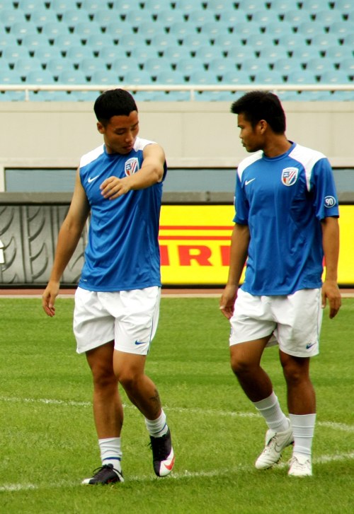 西甲第19轮：姆巴佩2射1传阿诺德助攻+伤退 皇马3-0毕巴距榜首1分（西甲第19轮：姆巴佩梅开二度外加助攻 阿诺德助攻后伤退 皇马3-0毕巴距榜首仅差1分）