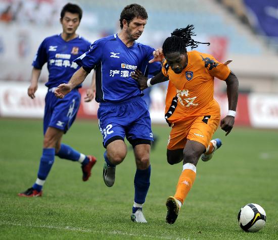 本赛季巴雷特出战时猛龙胜率70.6%，缺席时仅33.3%（本季巴雷特在阵猛龙胜率70.6%，缺阵仅33.3%）