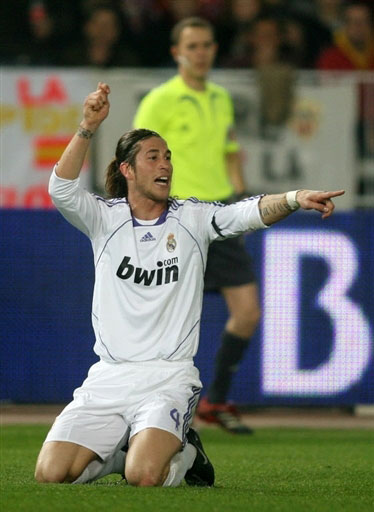 再见伊森！火箭、开拓者酝酿4换1交易，2米03前锋空降休斯顿（火箭与开拓者酝酿4换1：2米03前锋空降休城，伊森或告别球队）