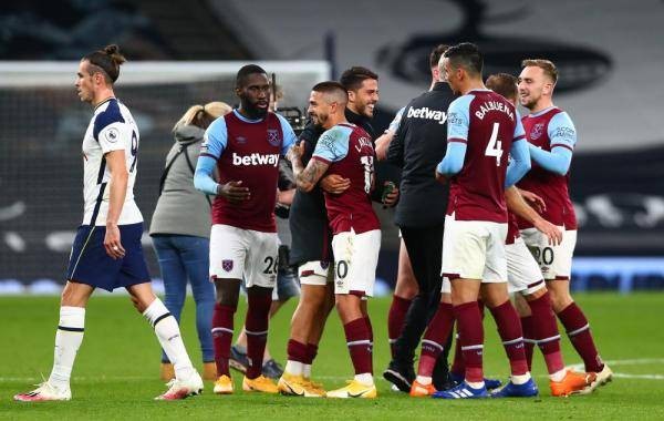 奥运冠军、世界冠军助力羽毛球公益活动（奥运与世锦赛冠军携手助阵羽毛球公益）