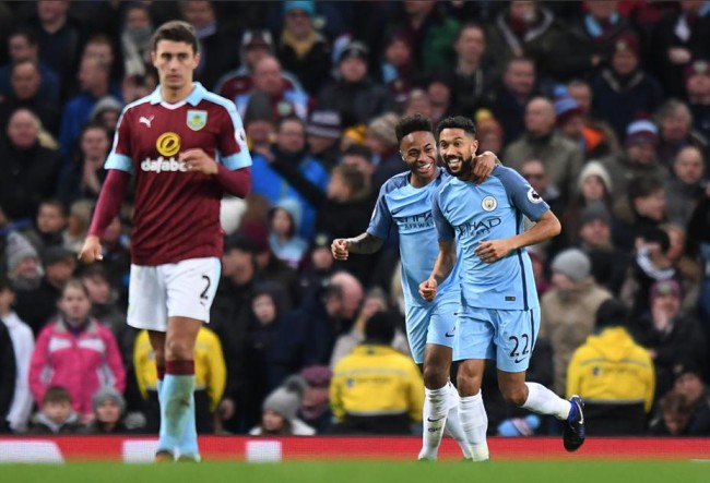 米体：斯帕莱蒂考虑放弃无锋阵，重新启用2名进攻中场+1名中锋（米体：斯帕莱蒂或弃用无锋战术，改用双前腰配单中锋）