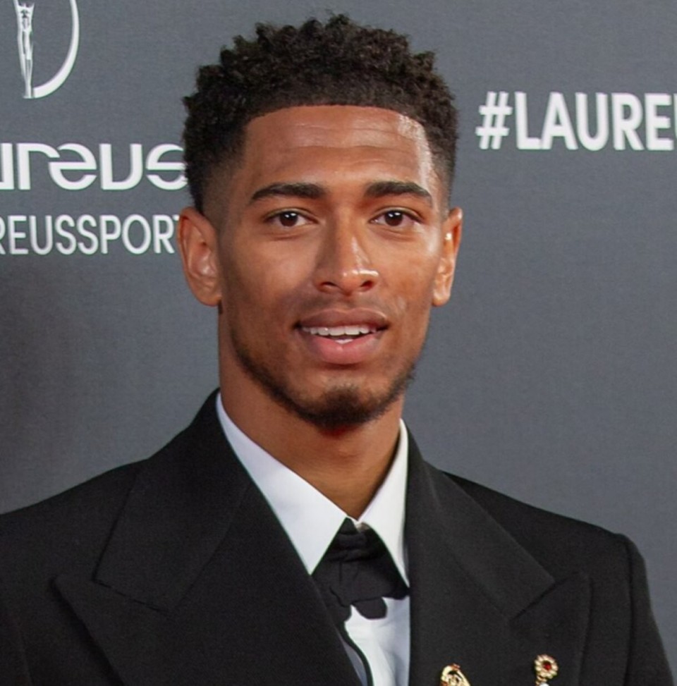 爆冷！争冠格局大乱，埃梅里神了：疯狂7连胜，距离榜首3分（冷门爆发！争冠形势洗牌，埃梅里豪取7连胜，距榜首仅3分）