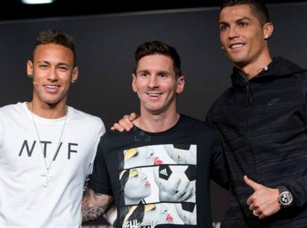 邵佳一告诫小球员：怎么能喝可乐呢，光跟老队员学散漫了（邵佳一提醒小球员：可乐怎能喝？别把老队员的散漫学去了）