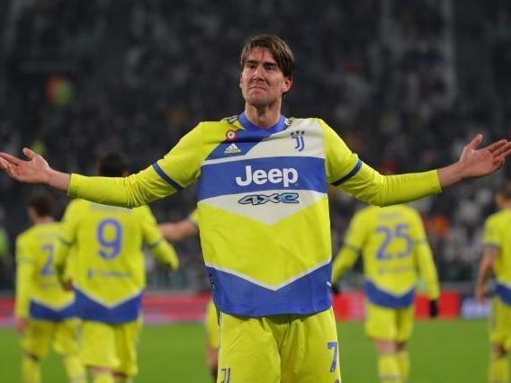 罗马诺：曼联要等谢什科伤情确定后再与齐尔克泽讨论未来（罗马诺：曼联待确认谢什科伤势后，再与齐尔克泽商谈未来）